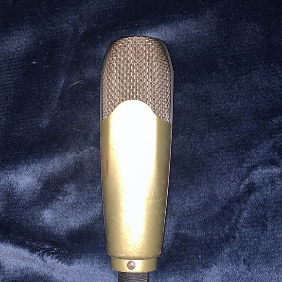 CAD microphone comes with pop filter great deal - Picture 2 of 5